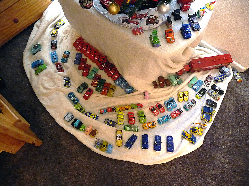 cars-christmas-tree-base