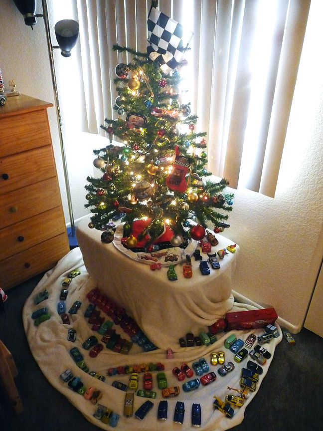 cars-christmas-tree