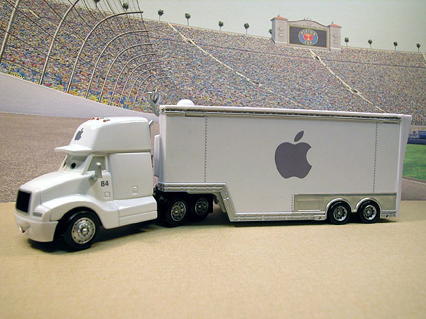 finish-apple-hauler