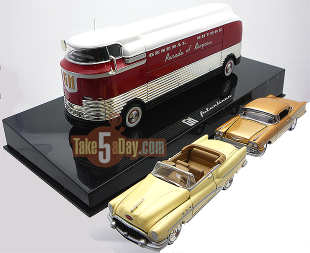 futurliner-gm-side