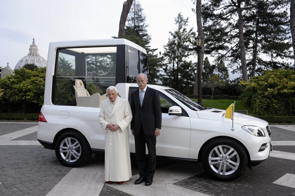 popemobile-3