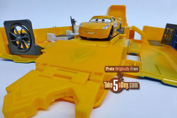 Dinoco cruz ramirez hauler outlet